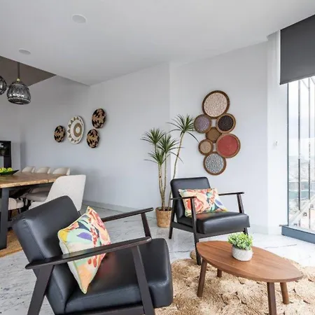 Gorgeous 3bd2bath Bright Airy Penthouse! #355 Hébergement de vacances Istambul