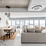 Gorgeous 3bd2bath Bright Airy Penthouse! #355 Feriehus Istanbul
