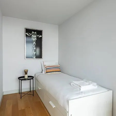 Gorgeous 3bd2bath Bright Airy Penthouse! #355 Feriehus *