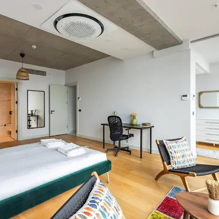 Tatil Evi Gorgeous 4bd2bath Bright Airy Penthouse! #355 İstanbul