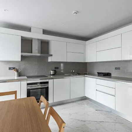 Tatil Evi Gorgeous 4bd2bath Bright Airy Penthouse! #355 İstanbul
