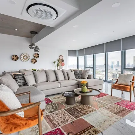 Tatil Evi Gorgeous 4bd2bath Bright Airy Penthouse! #355 İstanbul