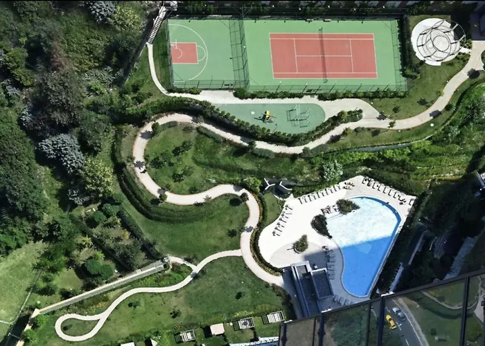 Gorgeous 3bd2bath Bright Airy Penthouse! #355 *