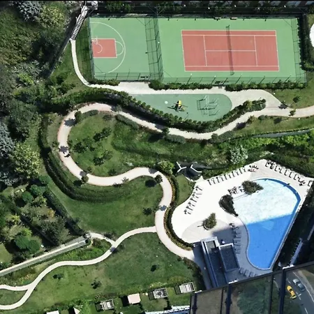 Gorgeous 3bd2bath Bright Airy Penthouse! #355 *